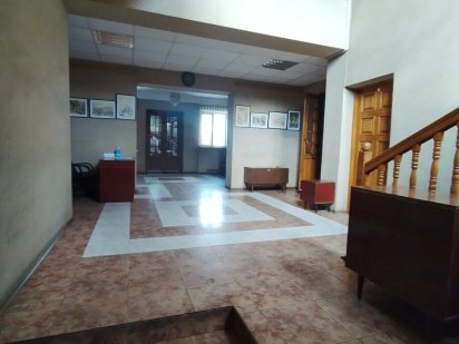 офісні приміщення в адмінбудівлі, вул. Тюленіна/12 Квітня