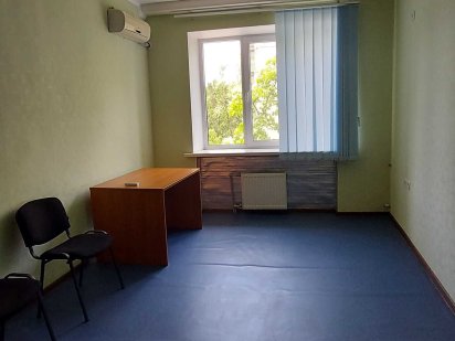 Помещение в Центре 18м.кв с водой под массаж, салон