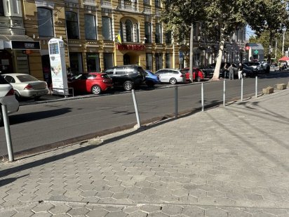 Сдам торговое помещение 200 кв. на красной линии в самом центре Днепра Дніпро