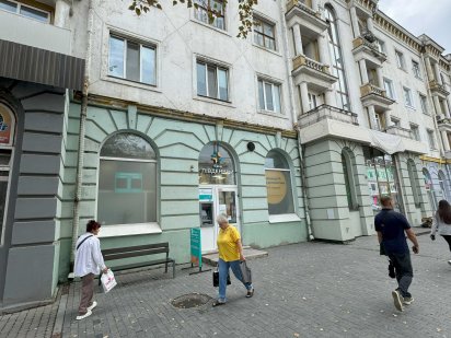 Оренда фасадного магазину Соборна Винница