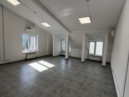 Без%, 250м² приміщення в оренду. Поділ. Власник. Є генератор Киев