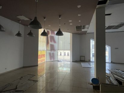 Сдам торговую площадь самый центр Дніпро