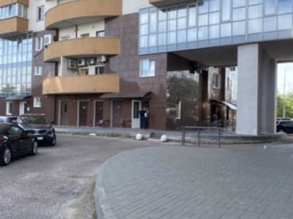 Торгове приміщення  перший  поверх  , фасад . Київ