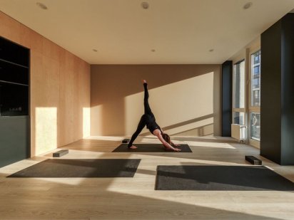 ЖК Славутич Зарічна 4к2 метро оренда приміщення офіс зал салон студія Київ