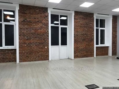 Оренда офісу центральна частина міста окрема будівля вул Устияновича Львів