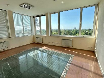 Офіс в БЦ, 163 м.кв., 5 кабінетів, метро Дорогожичі Київ