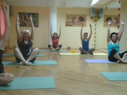 Сдам в аренду зал помещения для йоги танцев растяжки групповых занятий