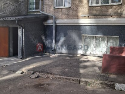 Сдам помещение внизу пр-та А. Поля под офис-склад. Дніпро