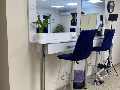 Поденно місце бровіста / візажиста