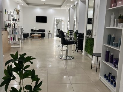 Сдаются в аренду места для парикмахера Дніпро