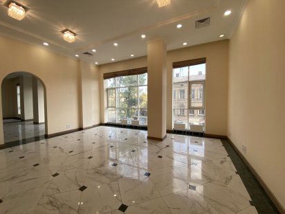 Сдам офис 310м в Центре. Генератор, паркинг, open space,кабинеты.