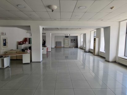 Оренда 360 кв.м. вул. Космонавтів. Миколаїв