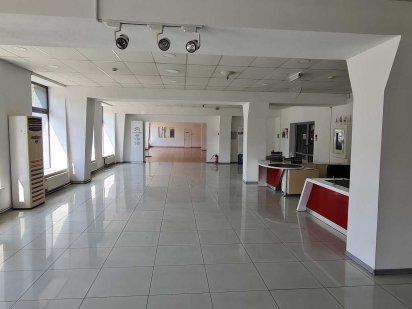 Оренда 290 кв.м. Фасадне приміщення. вул. Космонавтів. Миколаїв