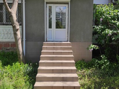 Сдам небольшой, отдельный офис, 35 м2, на Армейской. Свой вход. Одеса