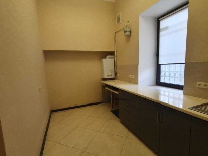 Сдам тихий офис  в приморском районе  свой закрытый двор Одеса