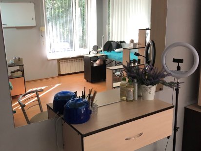 Здам робоче місце для майстра бровіста; майстра з нарощення вій