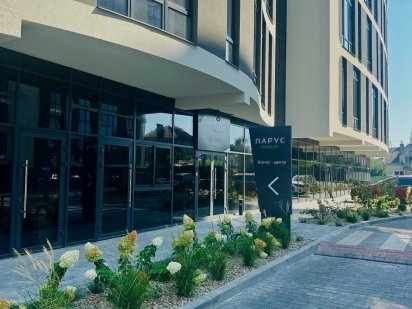 Оренда фасадного приміщення  БЕЗ % ПАРУС СІТІ  Кульпарківська 93 Львов