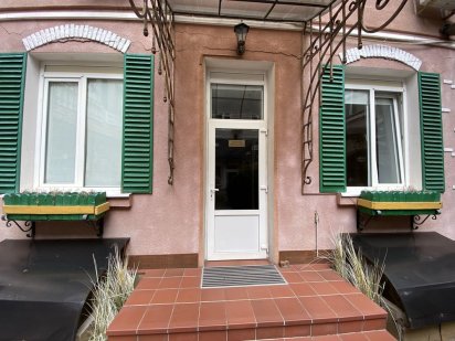 Сдам офис 39м2(34м2склад), центр, круглосуточная охрана. Одеса