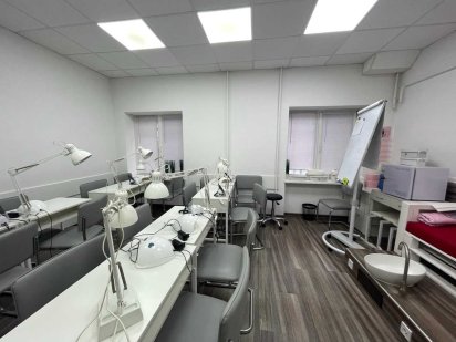 Оренда ФАСАДНОГО приміщення бічна вул Міхновських (Дужих Комарова) Львов