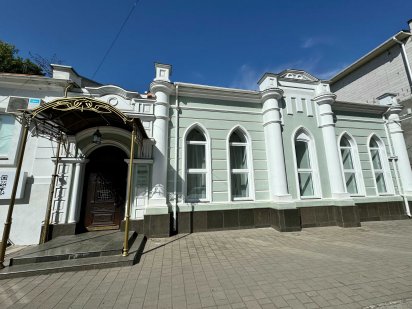 Центр, діючий салон 220 кв.м. + офіс 80 кв.м. ціна 70000 грн/міс Миколаїв