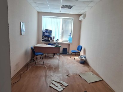 Оренда офісу по вул. Кирова на 4му поверсі  880 кв.м. . Миколаїв