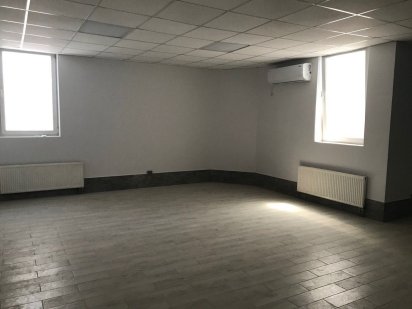 Здаються окремо або разом два сусідніх приміщення 50м.кв та 60м.кв Бровари