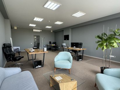 оренда офісу з ремонтом та меблями 52м2 з террасою в БЦ Вишневое