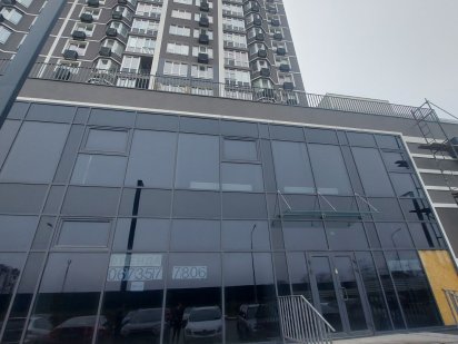 Здам офіс в центрі Бучі. Фасад Варшавської траси. Буча