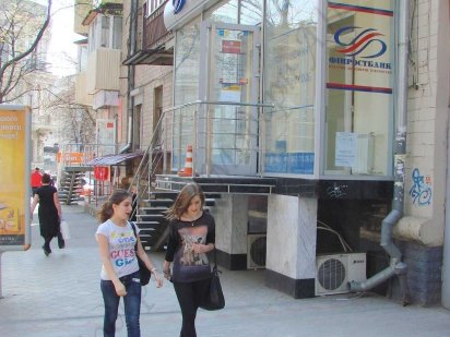 Магазин на перехресті 5-ти доріг у діловому центрі Харкова оренда Харьков