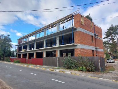 Оренда нової 3-поверхової фасадної  будівлі в центрі Ірпеня Ірпінь