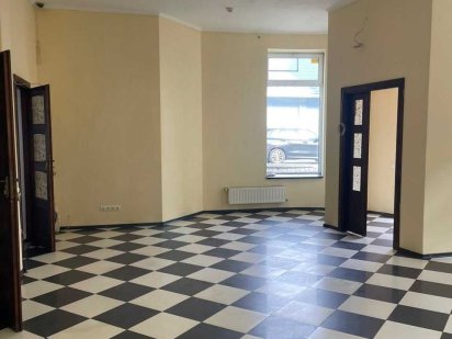 Оренда комерційного фасадного приміщення на вул.Надрічна 2 Івано-Франківськ