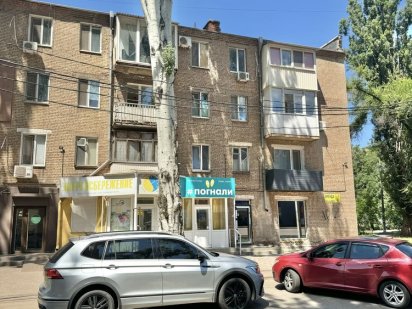 96 квартал пр Гагарина ул Есенина 100 кв м Кривий Ріг