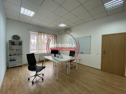 Оренда офісу в центрі, 142м, чотири кімнати Івано-Франківськ