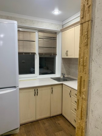 Продам 3к кв. Комарова д-28 - фото 1