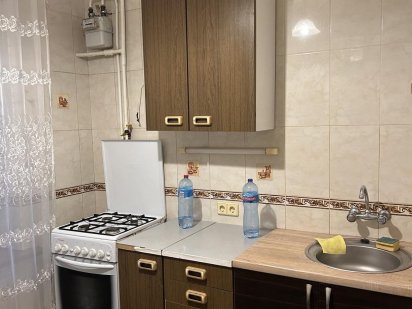 2 кім на вул. Луценко №9-А, Метро Іподром Київ