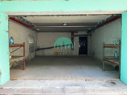 Продам великий гараж в центрі міста.  41,3кв.м. (63)