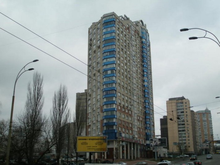 Продам 4 кімнатну квартиру на вул. Чорновола, 20 - фото 1