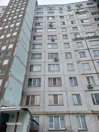 Продаж 3-х кімнатної квартири вул. Миропільська 3, метро Дарниця - фото 1