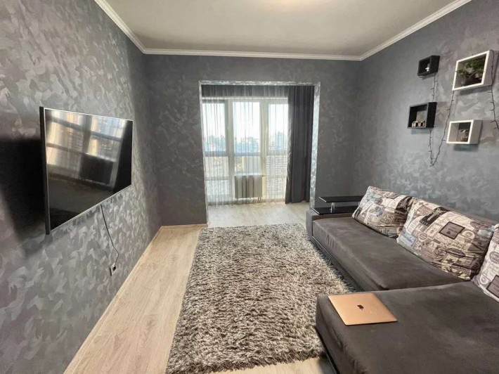 Продам 3 кімнатну квартиру біля метро Позняки - фото 1