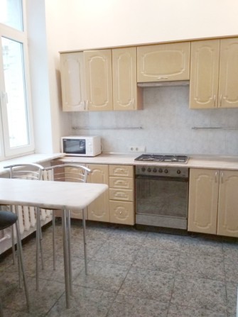 Продам 4к квартиру, 2-яруси, вул. Басейна 12, Центр, Бесарабка - фото 1