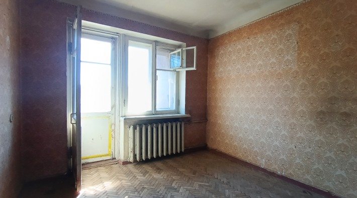 Продаж 2к квартири без ремонта, біля метро, вул. Костнянтинівська 63/12 - фото 1