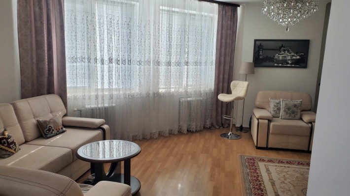 Продам 2к видову квартиру, 85 м2, Позняки, вул. Гришка Михайло 9 - фото 1