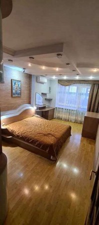 Продаж 2-кімнатної квартири 65 кв. м на вул. Драгоманова 14 - фото 1