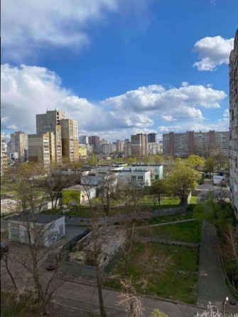 Продається 2 кімнатна квартира, вул. Озерна, 28 - фото 1