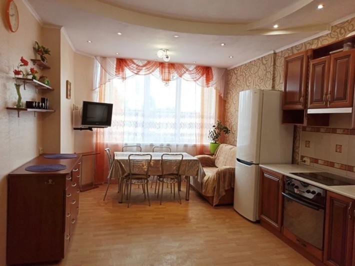 Продаж 3к квартири просп. Леся Курбаса 5в - фото 1