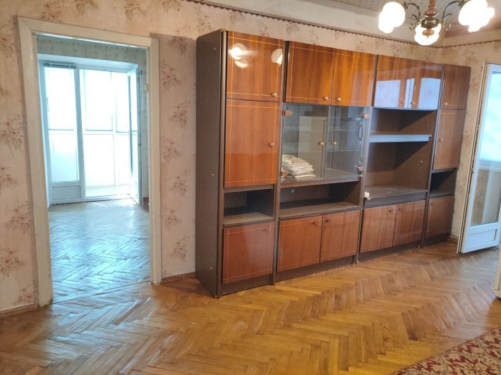 Продам 3к квартиру на вул. Ореста Левицького (Курчатова )20, метро Лесная. - фото 1