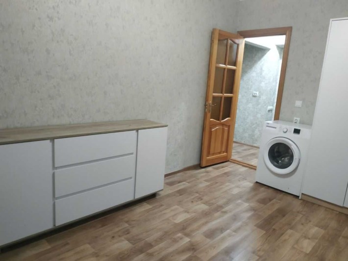 Продам приватизовану 1 кімнату в гуртожитку. Замостянська 31 . - фото 1