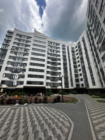 Продам велику 1к квартиру з новим ремонтом - фото 1