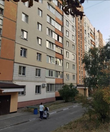 Продам 2 кімн. Квартиру в Обухові , вул Киівська 180. - фото 1