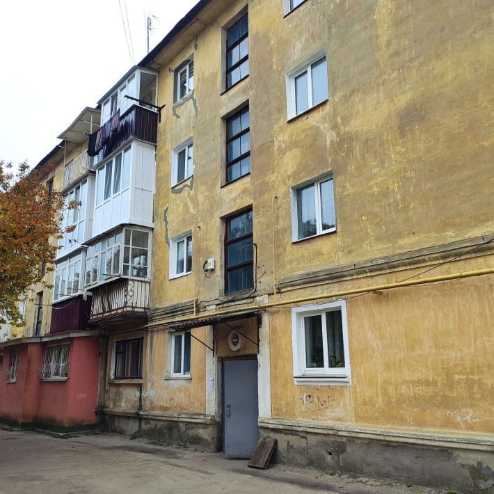 Продам квартиру 2-х кімнатну 40м2, 4 поверх, середина, під ремонт. - фото 1